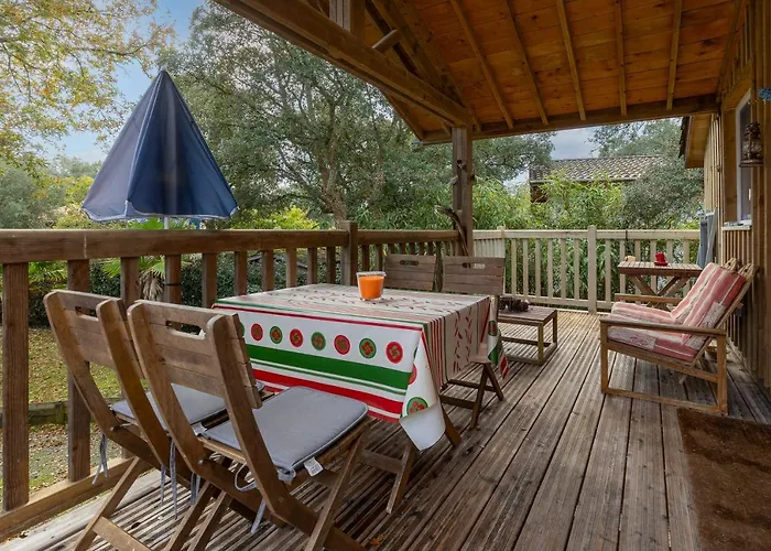 펜션 Les Chats Perches 400m G *